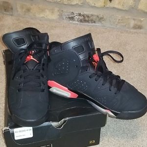 Boys Jordan 6